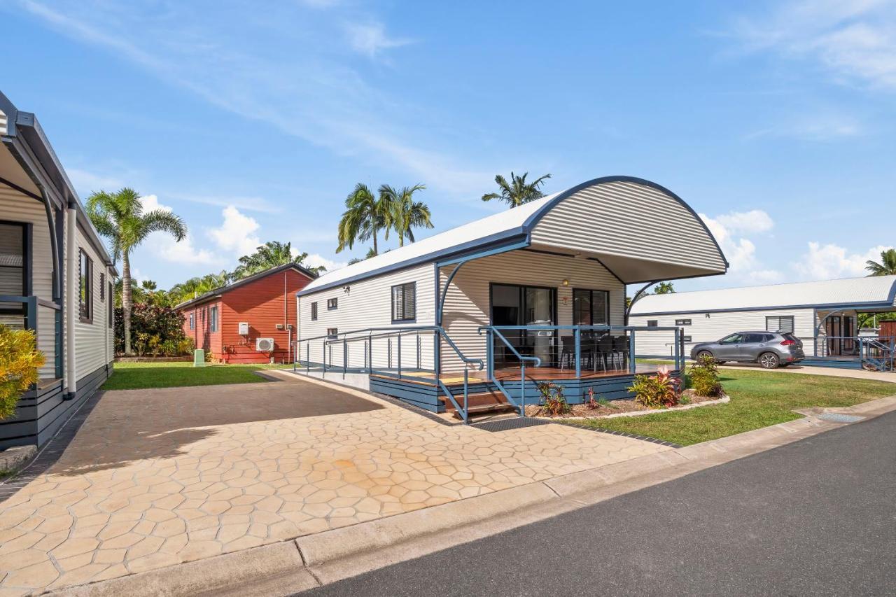 Ingenia Holidays Cairns Coconut Exterior foto A typical park home