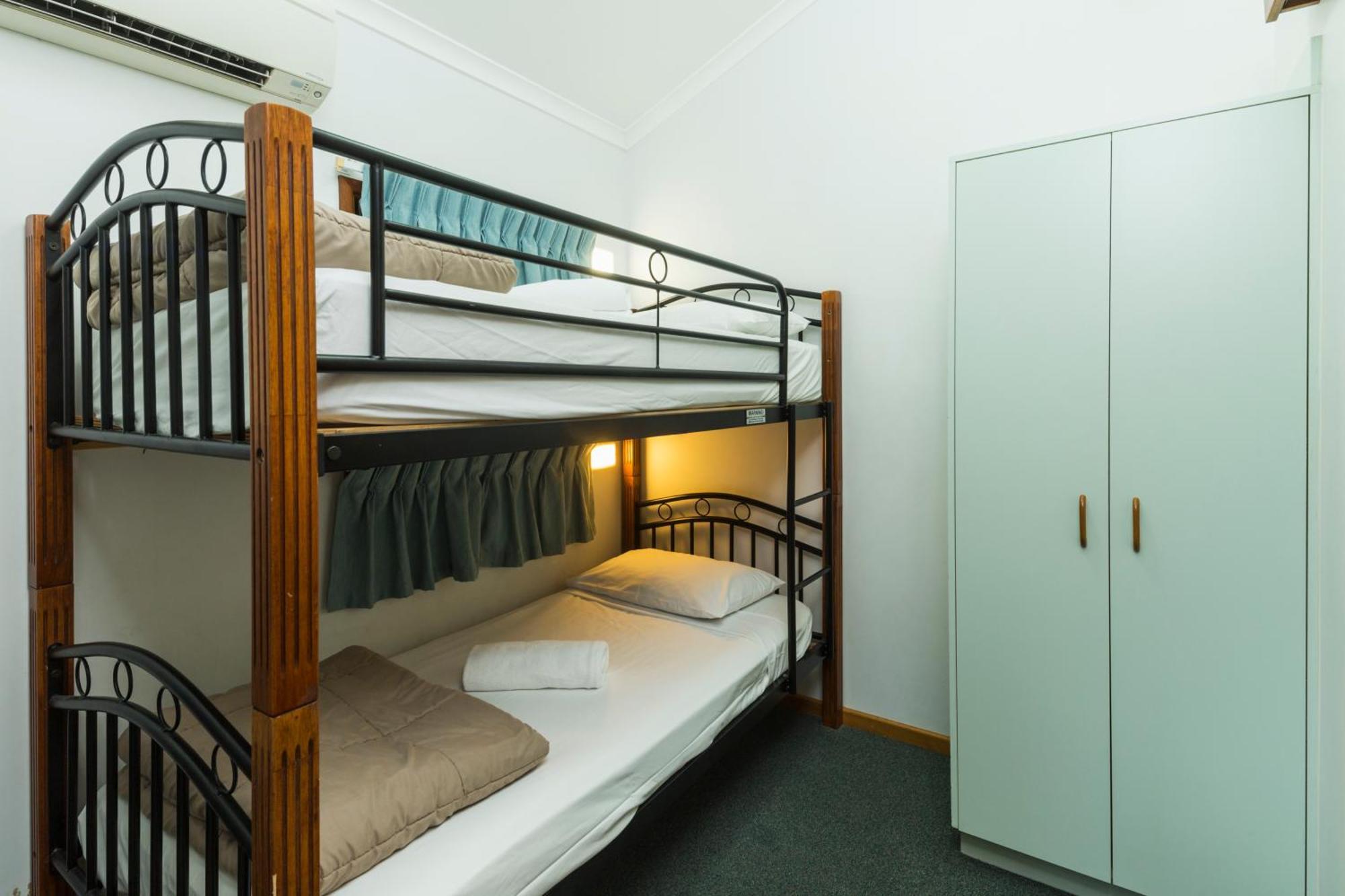 Ingenia Holidays Cairns Coconut Habitación foto A bunk bed