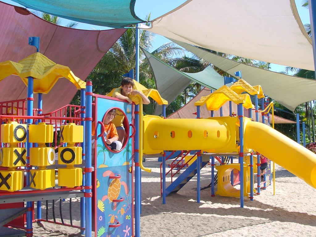 Ingenia Holidays Cairns Coconut Exterior foto Playground at the Children's Museum of Oak Park