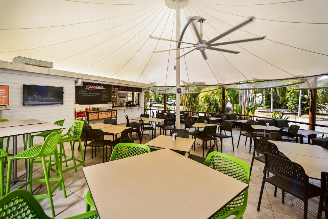 Ingenia Holidays Cairns Coconut Exterior foto The Village Green